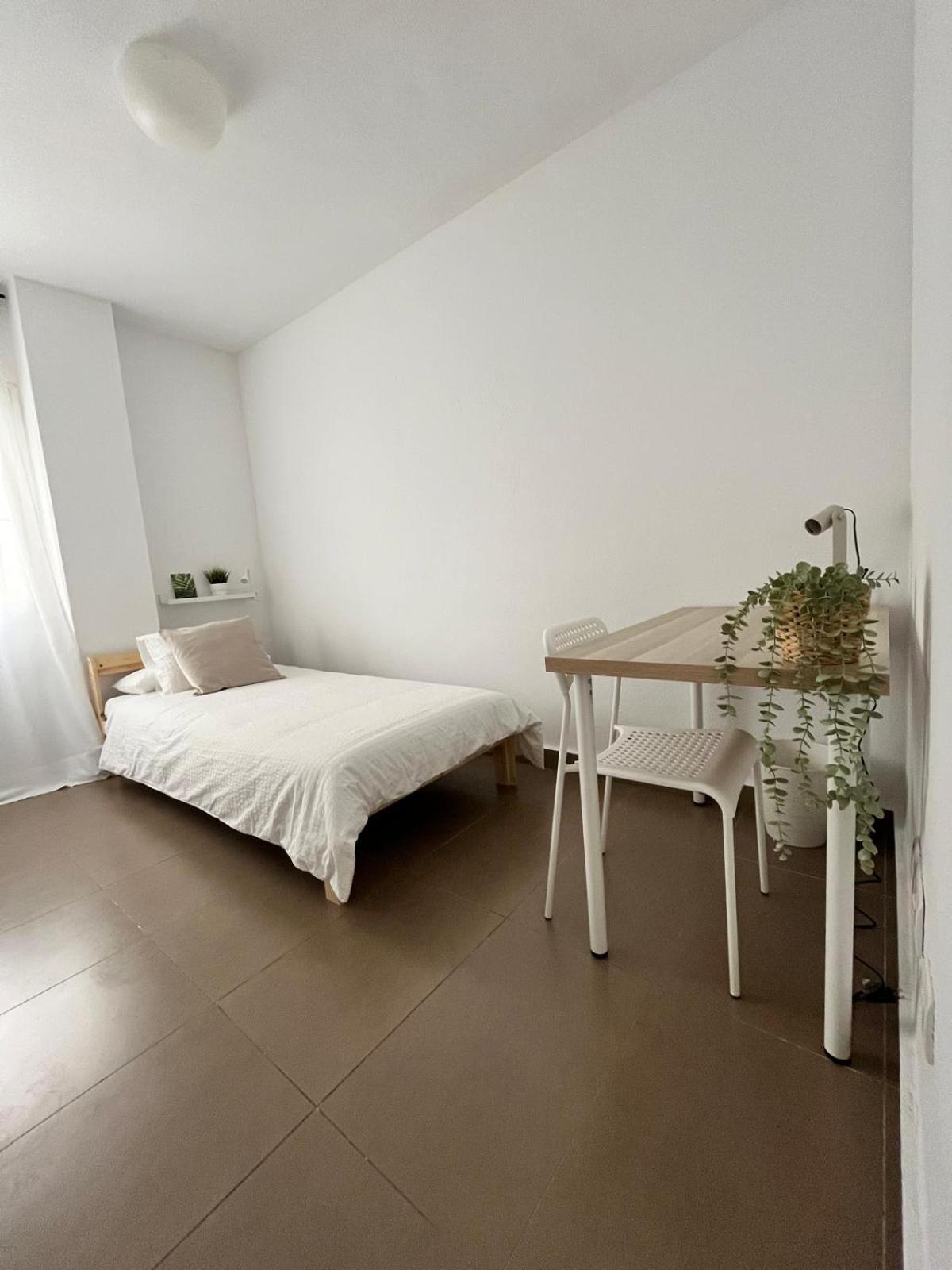 Malaga Prime Location - Stylish Apartment With Free Wifi, Free Parking, Steps From The Historic Center Exterior photo